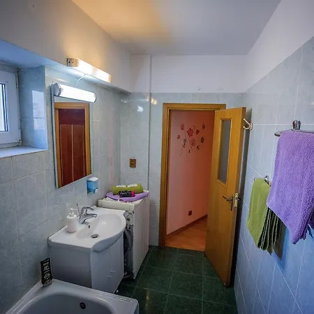 Studio Old Town House Of Parliament View * Bukarest
